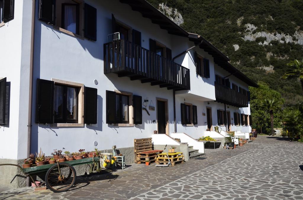 Residence Mezzosole Riva del Garda Ruang foto