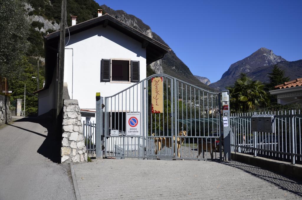 Residence Mezzosole Riva del Garda Ruang foto