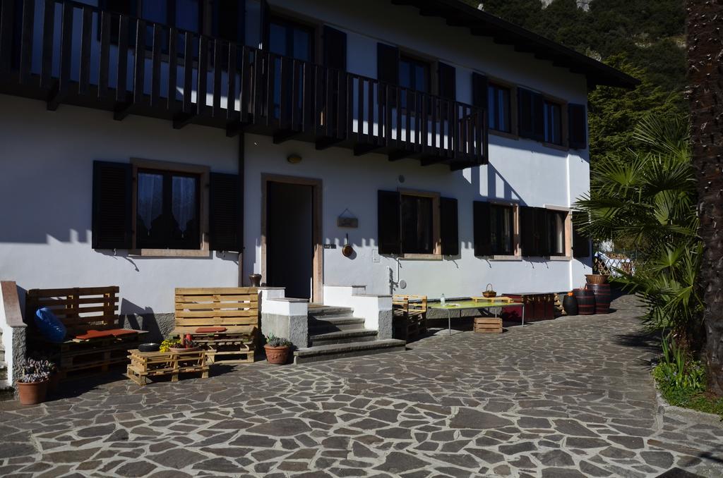 Residence Mezzosole Riva del Garda Ruang foto