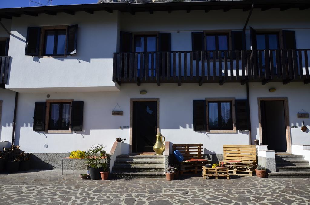 Residence Mezzosole Riva del Garda Ruang foto