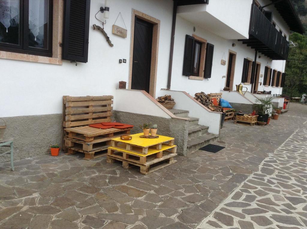 Residence Mezzosole Riva del Garda Ruang foto