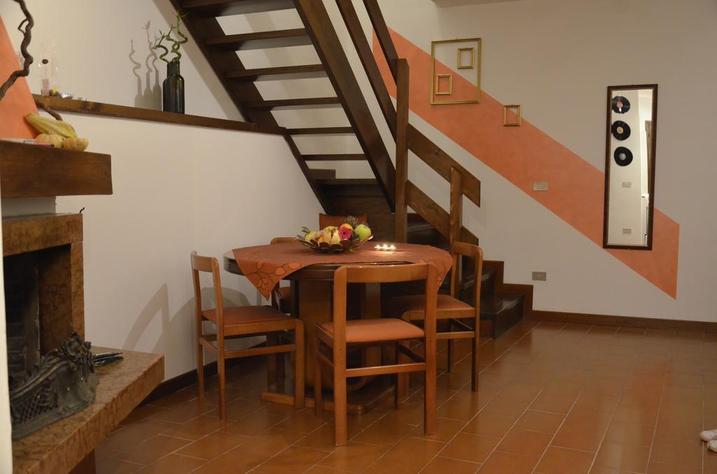 Residence Mezzosole Riva del Garda Ruang foto
