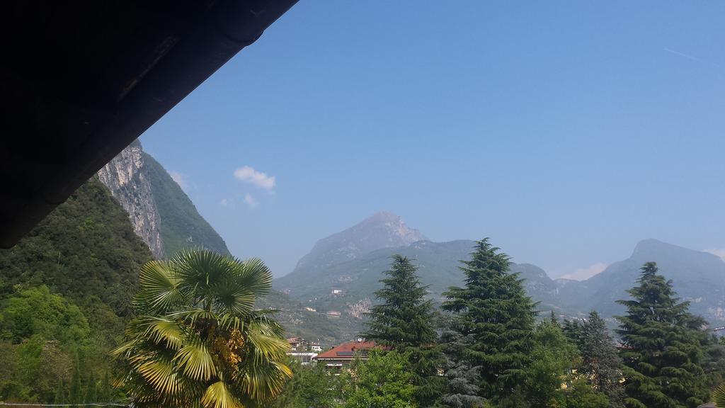 Residence Mezzosole Riva del Garda Bagian luar foto